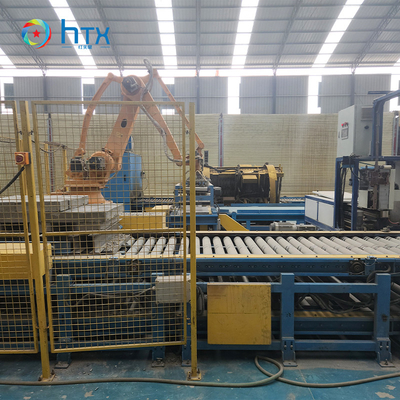 Linea di produzione di pannelli di recinzione completamente automatica